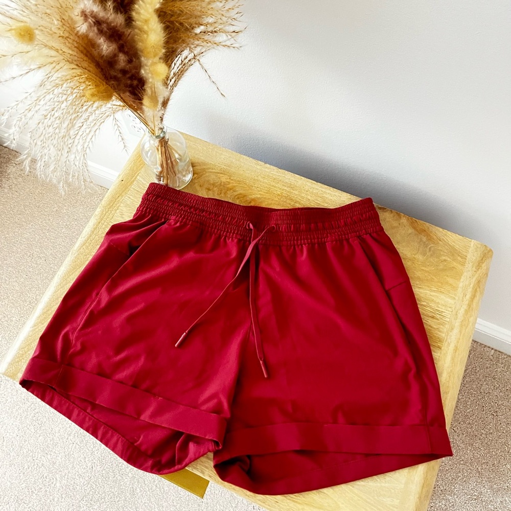 lululemon inner glow shorts
